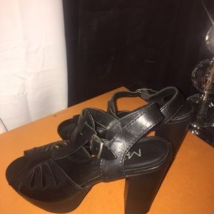MIA LEATHER PEEP TOE SANDALS SIZE 9 FREE SHIPPING